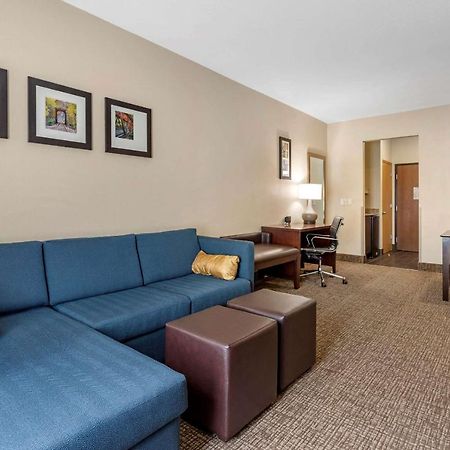 Comfort Suites Auburn Near I-69 מראה חיצוני תמונה