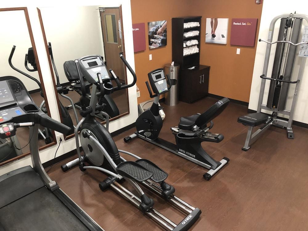 Comfort Suites Auburn Near I-69 מראה חיצוני תמונה