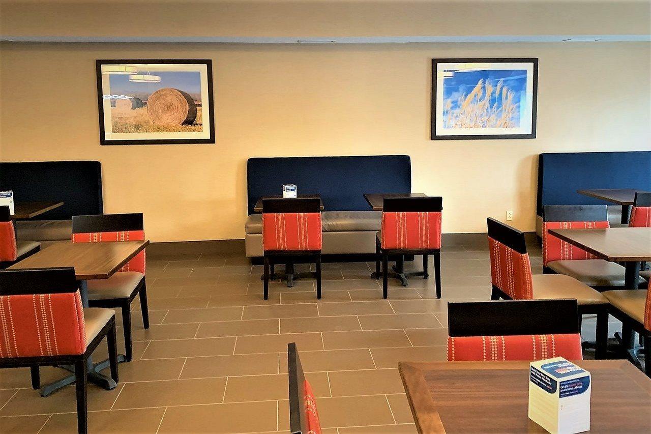 Comfort Suites Auburn Near I-69 מראה חיצוני תמונה