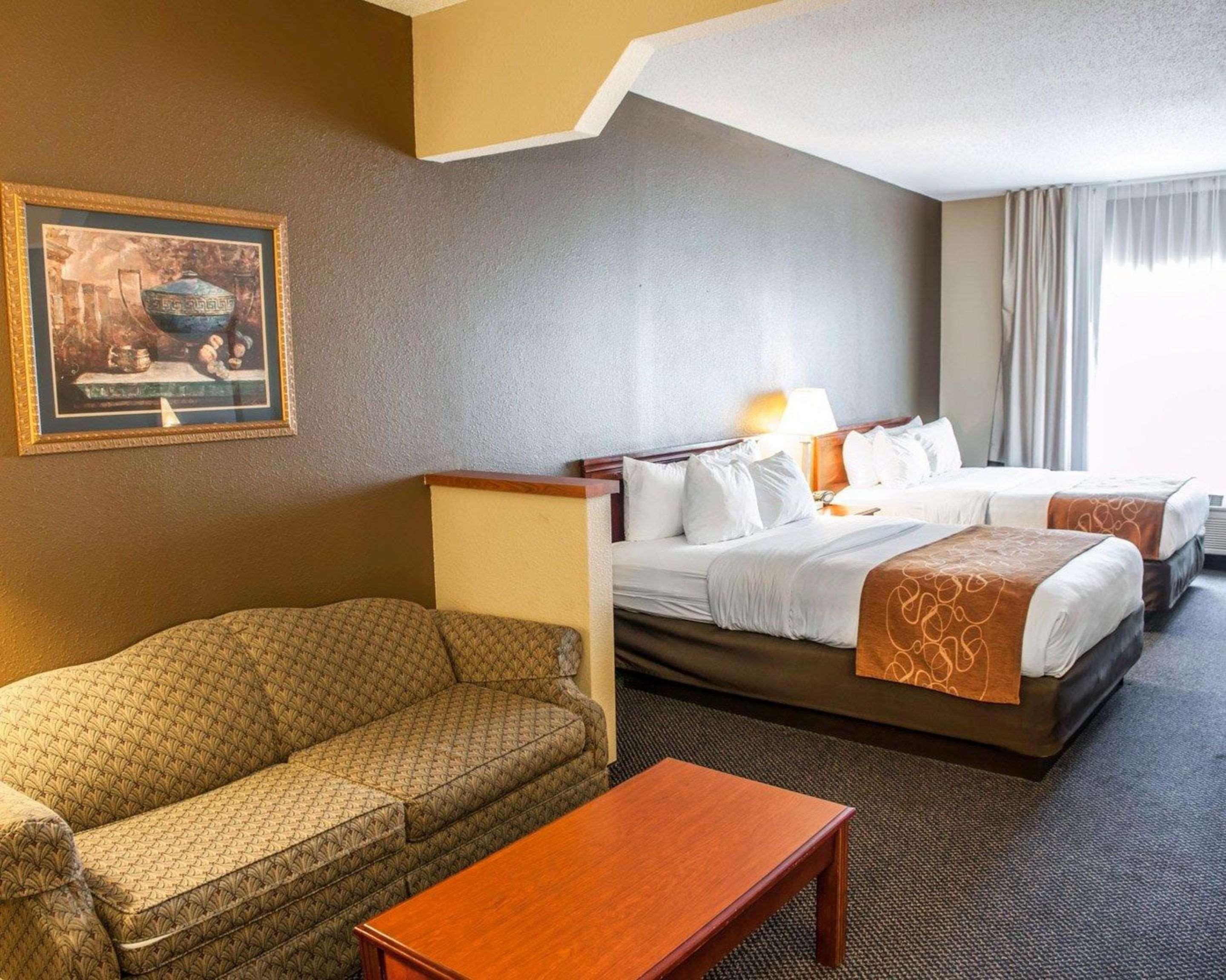 Comfort Suites Auburn Near I-69 מראה חיצוני תמונה