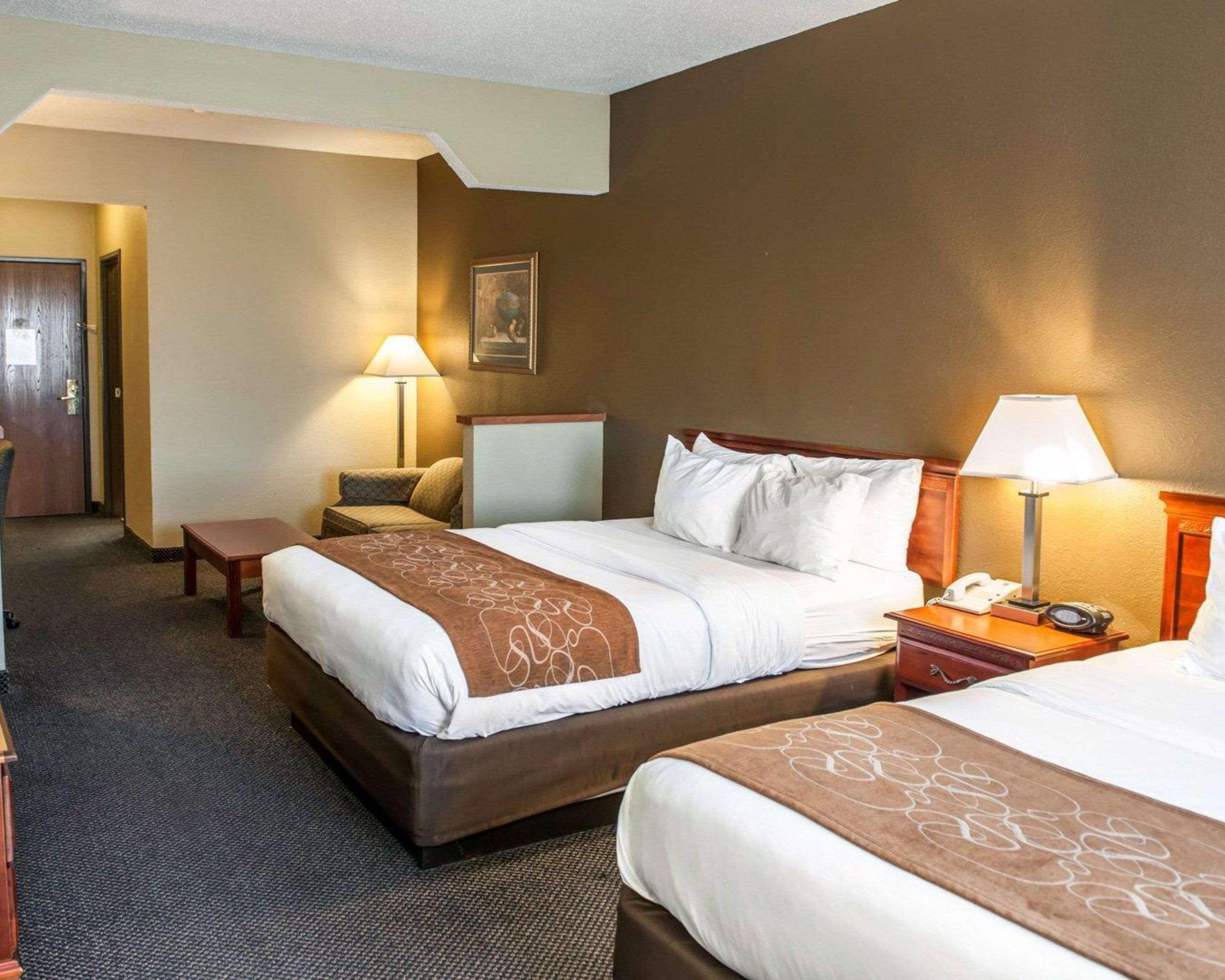 Comfort Suites Auburn Near I-69 מראה חיצוני תמונה