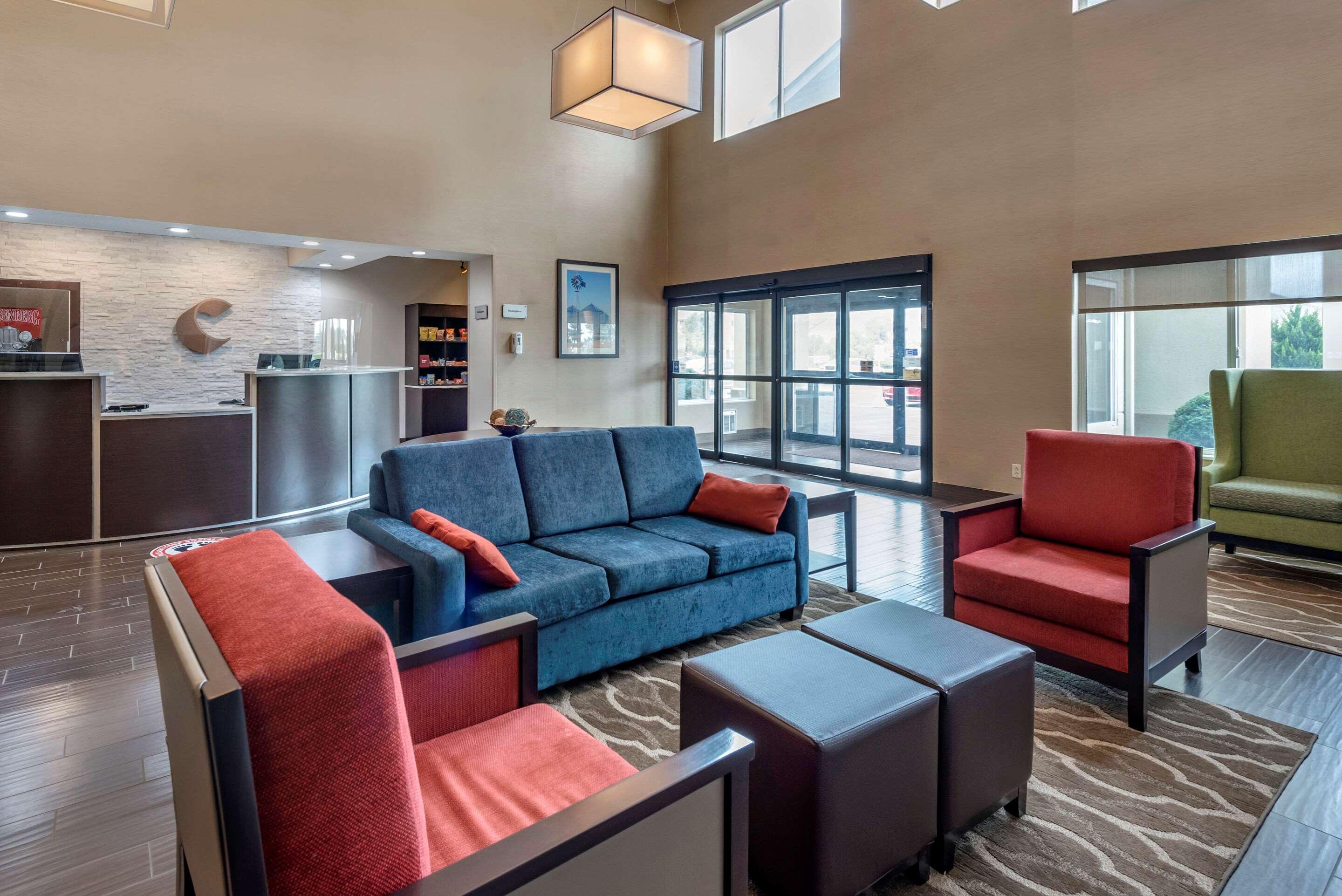 Comfort Suites Auburn Near I-69 מראה חיצוני תמונה