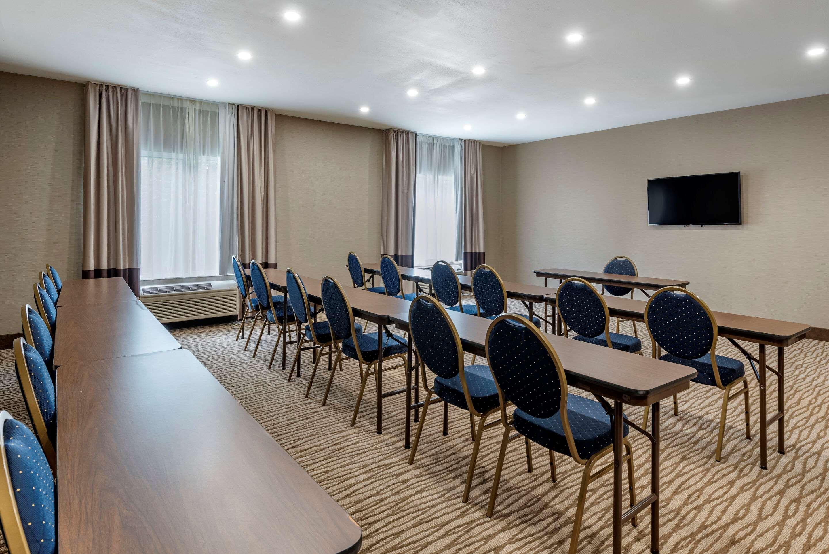Comfort Suites Auburn Near I-69 מראה חיצוני תמונה
