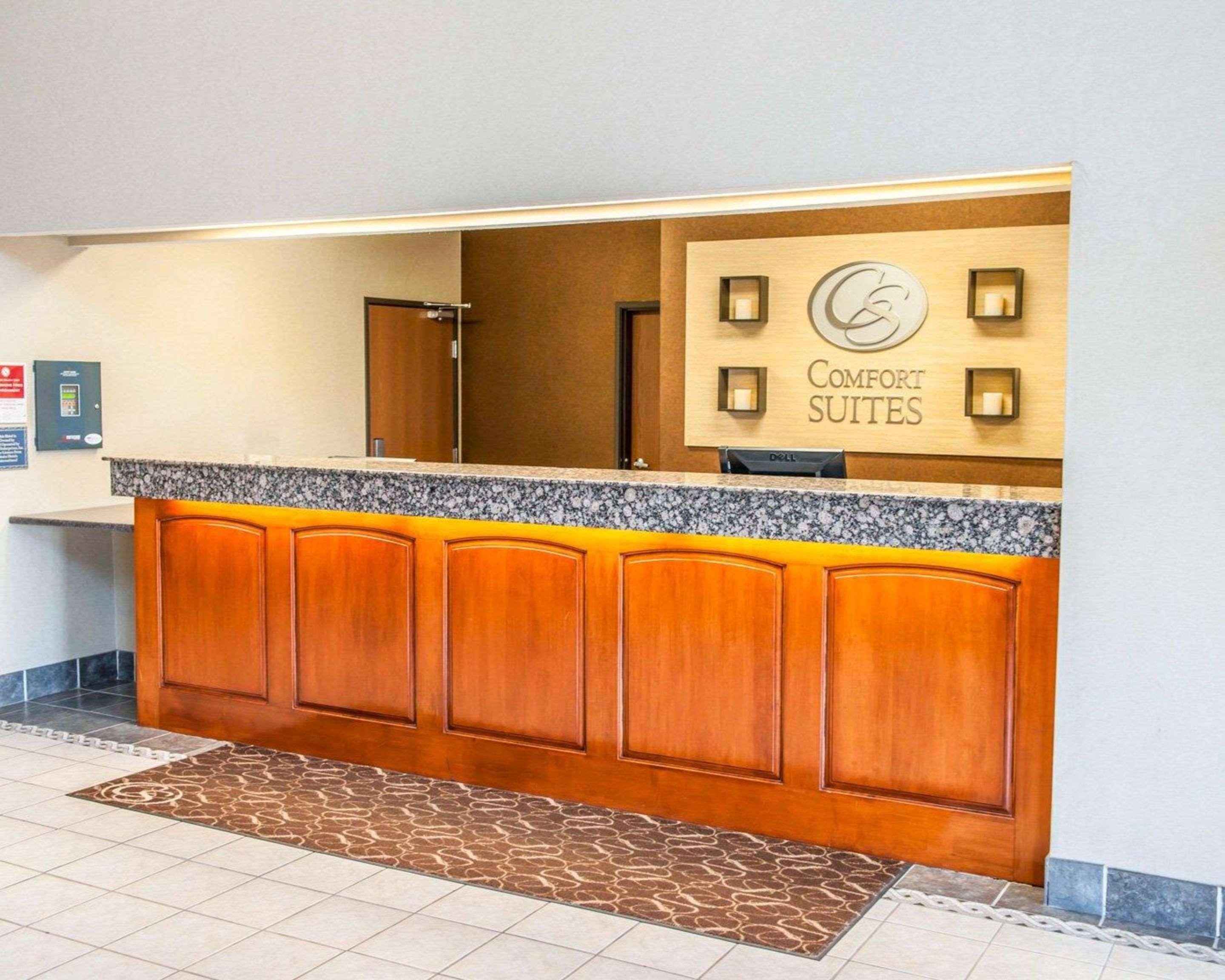 Comfort Suites Auburn Near I-69 מראה חיצוני תמונה